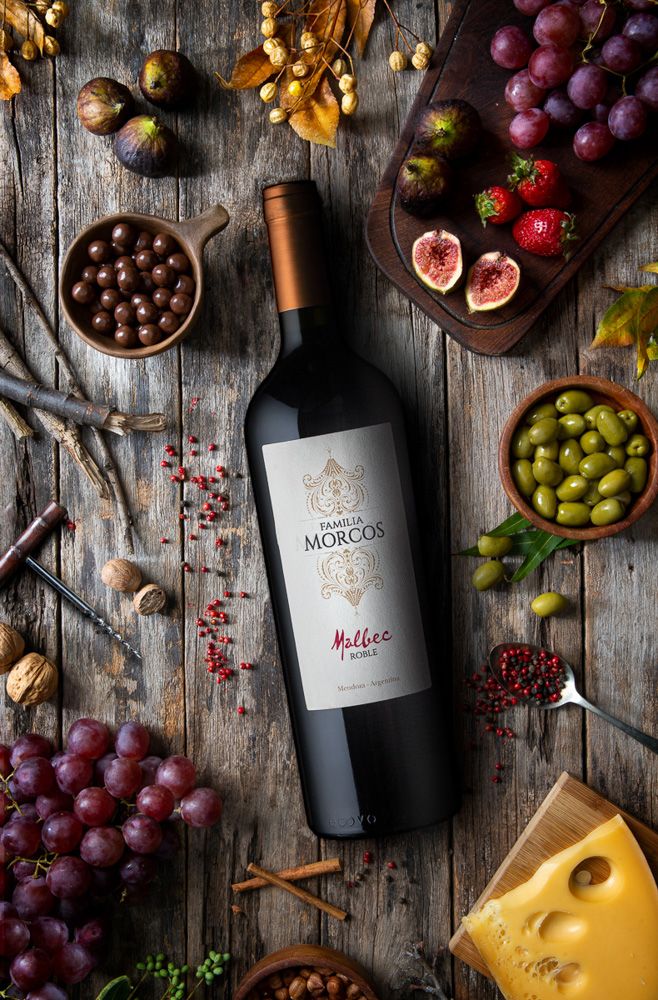 Fotografía de producto — Familia Morcos Malbec